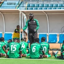 Coach briefing players